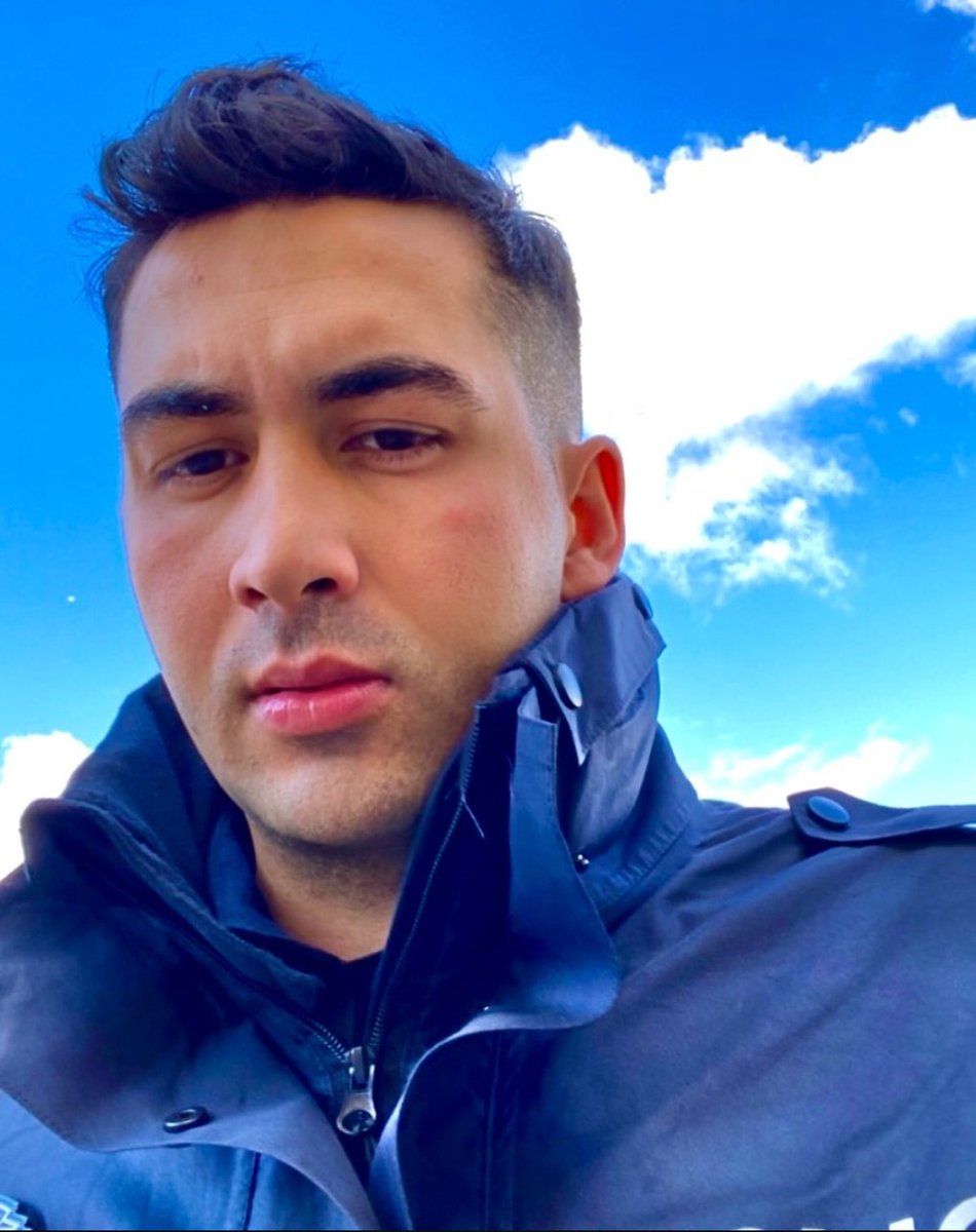 İnternet kafede bana oyunu öğreten Hüseyin abi... hakkın ödenmez param olmadığı zamanlar para verip markete yollardı kalan paranın üstünü bana verirdi. O parayla oturup oyun oynardım.
2024 yılında Şehit oldu ruhun şâd olsun.
Her zaman aklımda olacaksın