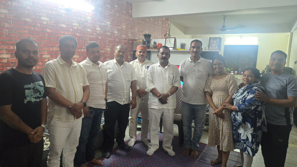 Dileep Kumar Vimal "जोन इंचार्ज बसपा,अयोध्या मंडल" tweet media