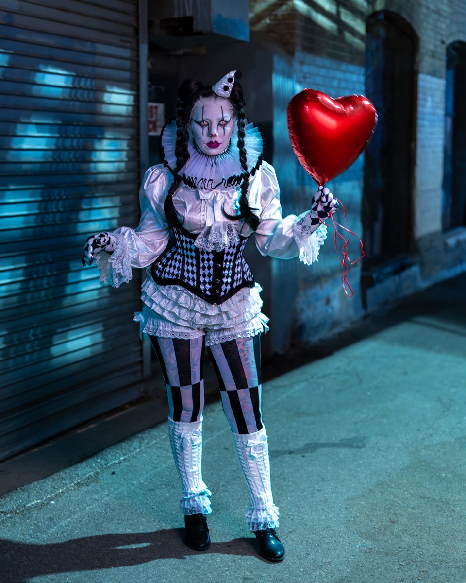 DoubleStarSnap's tweet image. A fun shoot from back in the fall in downtown Salt Lake City. I used an orange gel and shifted the white balance to make it white to get that blue tone for the background. Shot on my Sony A7R IV with a Westcott JF400 strobe. #sonyalpha #flashphotography #utah #halloween