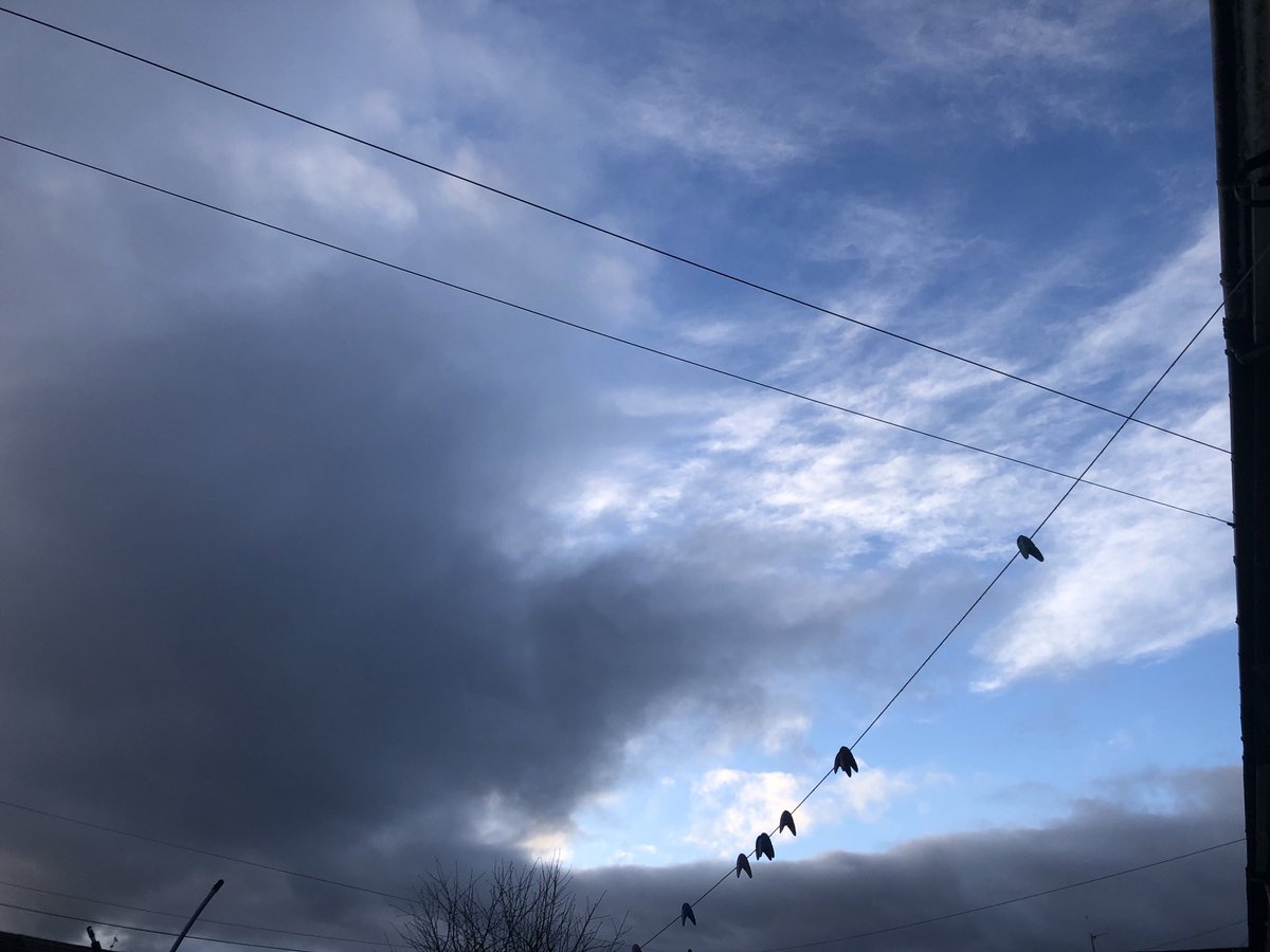 IonisedSkyWatch's tweet photo. There’s some fucked up #Geo_Engineering going in over G66 Kirkintilloch this evening 🙄😲🫨🤮 https://t.co/sTrYrHbVbu
