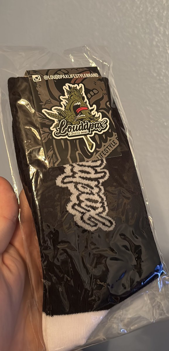 LouddpaxCoin's tweet photo. @quakklife @JNova_21 We got a #LOUDDPAX socks giveaway during the space ❗️❗️ https://t.co/rGxknaNSl7