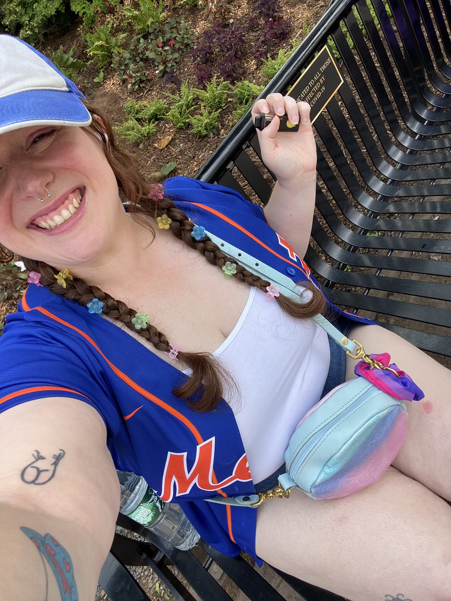 fatass bitch mets fan tweet media