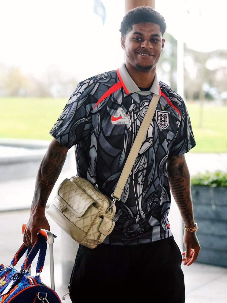 Classic Football Shirts tweet media