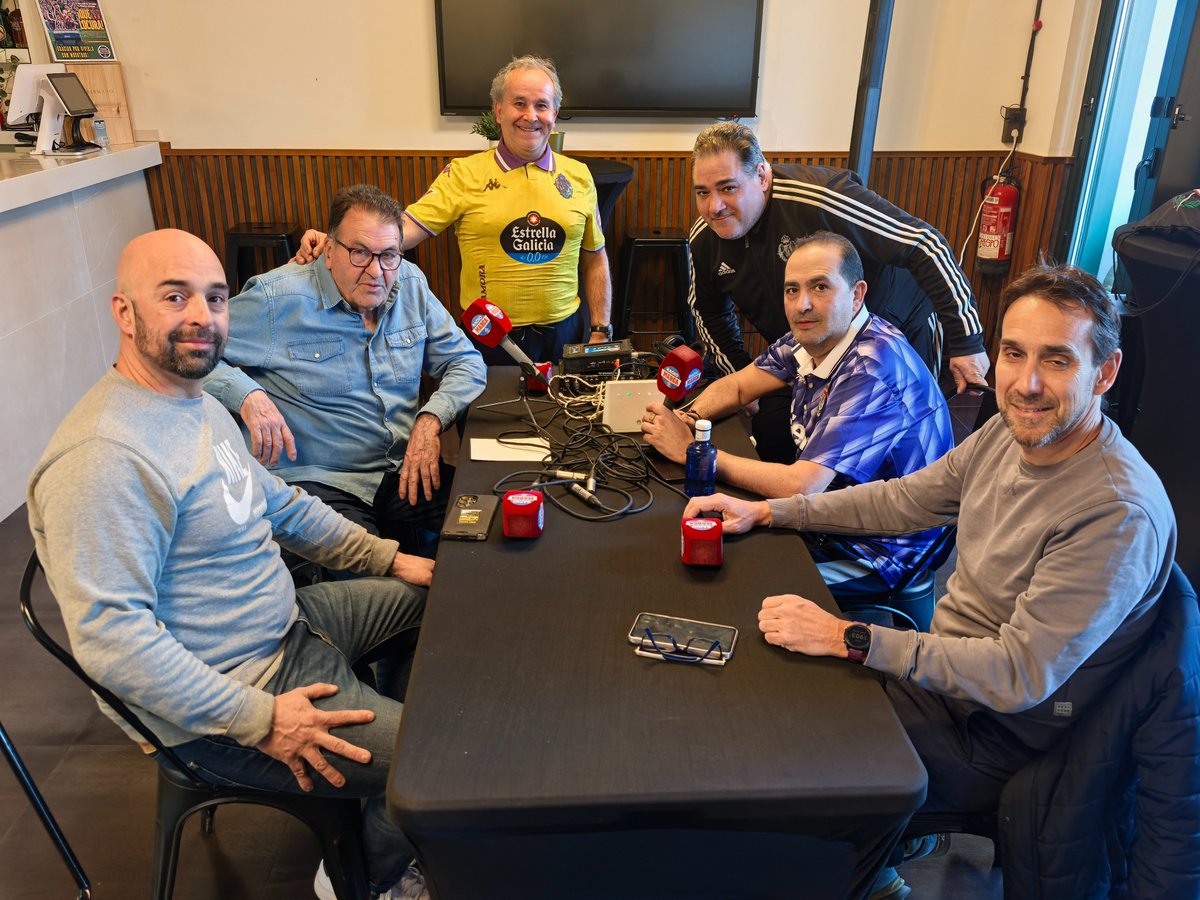 MARCAvalladolid's tweet photo. ⚽🫒 YA suena, desde @Olibher1965 Plaza Mayor, nuestra #TertuliaOlibher @fdprvalladolid de hoy, con @jesus_pucela y peñistas del 
@realvalladolid

💜 Hoy nos visita la Peña @PromesasRv 

📻 104.0 FM
📱 APP para iOS y Android
💻 https://t.co/hdoH2M9H26 https://t.co/fLSej9W1XB
