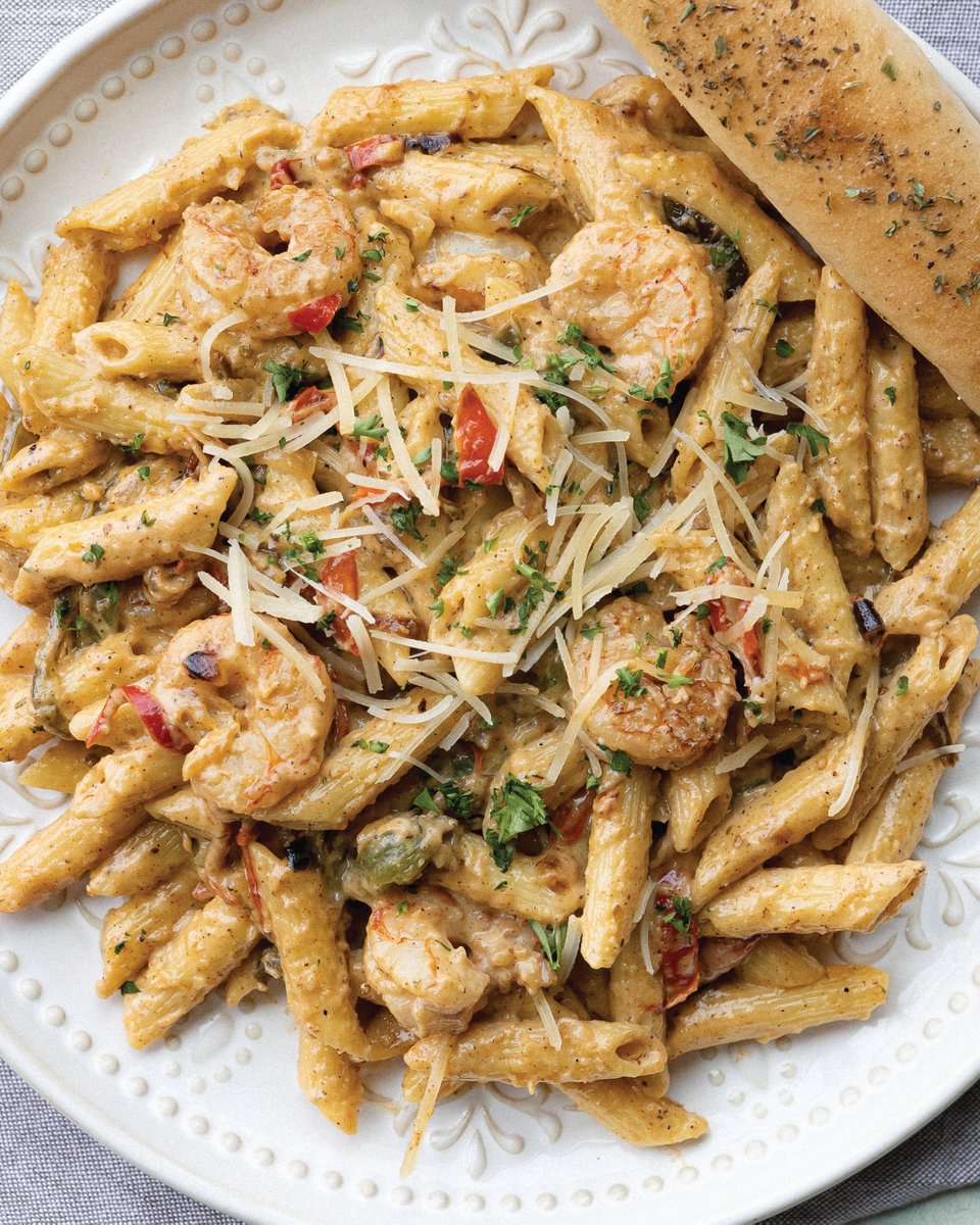 MaxErmas's tweet photo. Some nights call for something a little extra.

Cajun Shrimp Alfredo. Creamy sauce, cajun spice, sautéed shrimp, penne.

A main menu favorite shining this season. https://t.co/VXGfjVKrc7