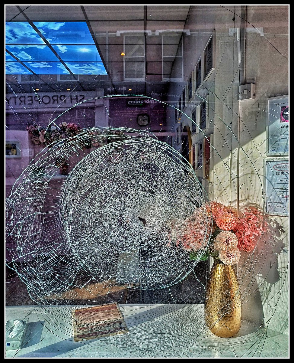 rekoobb's tweet image. Mindlessnes' ...The absence of appropriate consciousness ... A growing trend #Mindlessnes #Sociatel #Fabric #breakdown