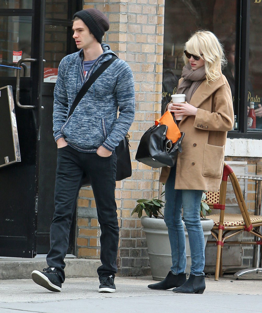 emma stone throwbacks| fan account tweet media