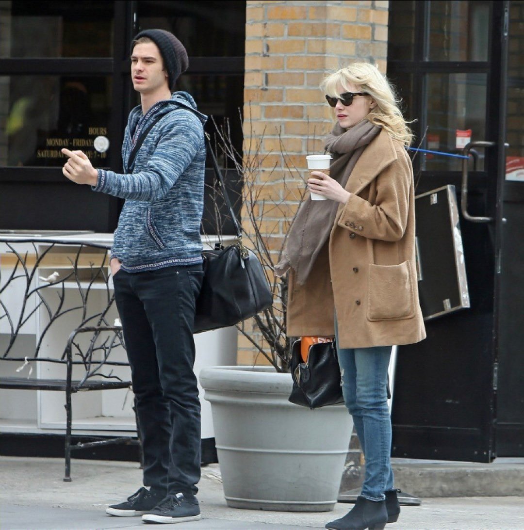 emma stone throwbacks| fan account tweet media