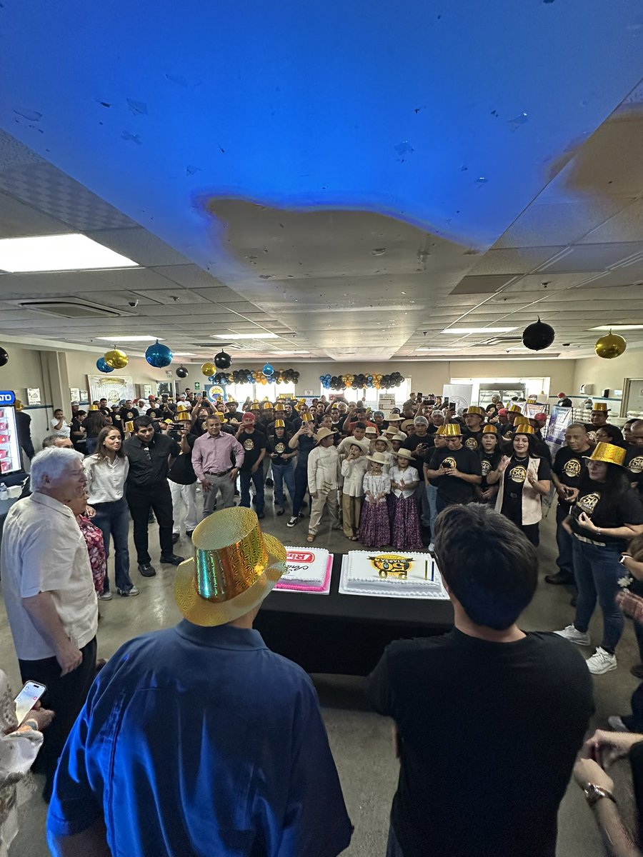 Riba_Smith's tweet photo. ¡IARSA nuestra planta de panes #Rimith está de fiesta! 🎉 Cumplimos 50 años siendo el corazón del pan y lo celebramos como se debe: ¡con nuestra gente! 🥖🙌 https://t.co/gULfX74paQ