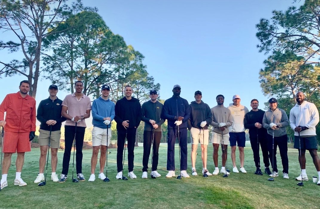 Alex__Monaco's tweet image. I’m a firm believer that Championship Teams in Sports have to like each other off the court/field in order to win a ring

Here are the Los Angeles Lakers playing Golf as a TEAM on their off day

Does this matter to you?

#NBA #Champions #NBAFinals