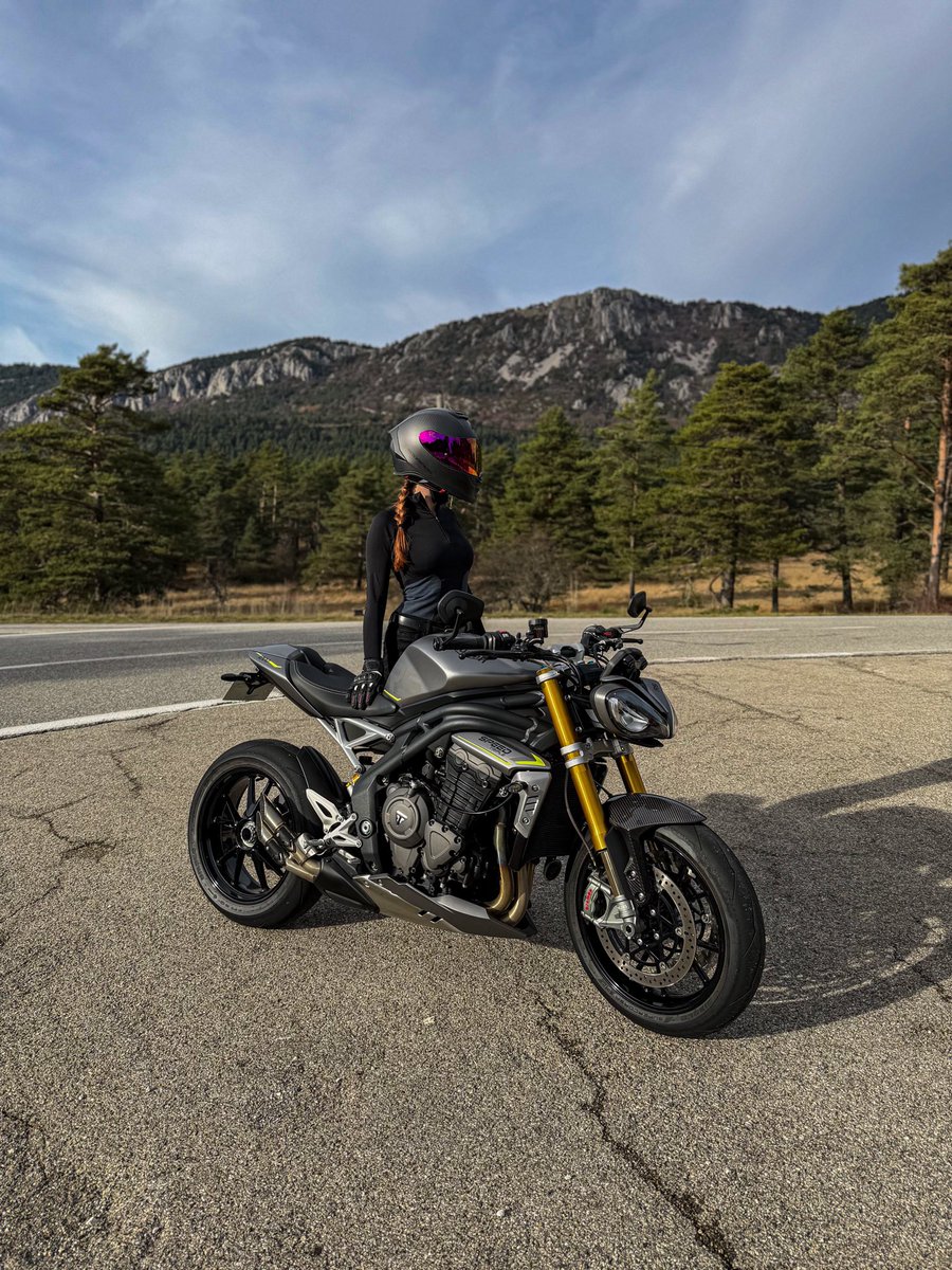 zoé🦥 tweet media