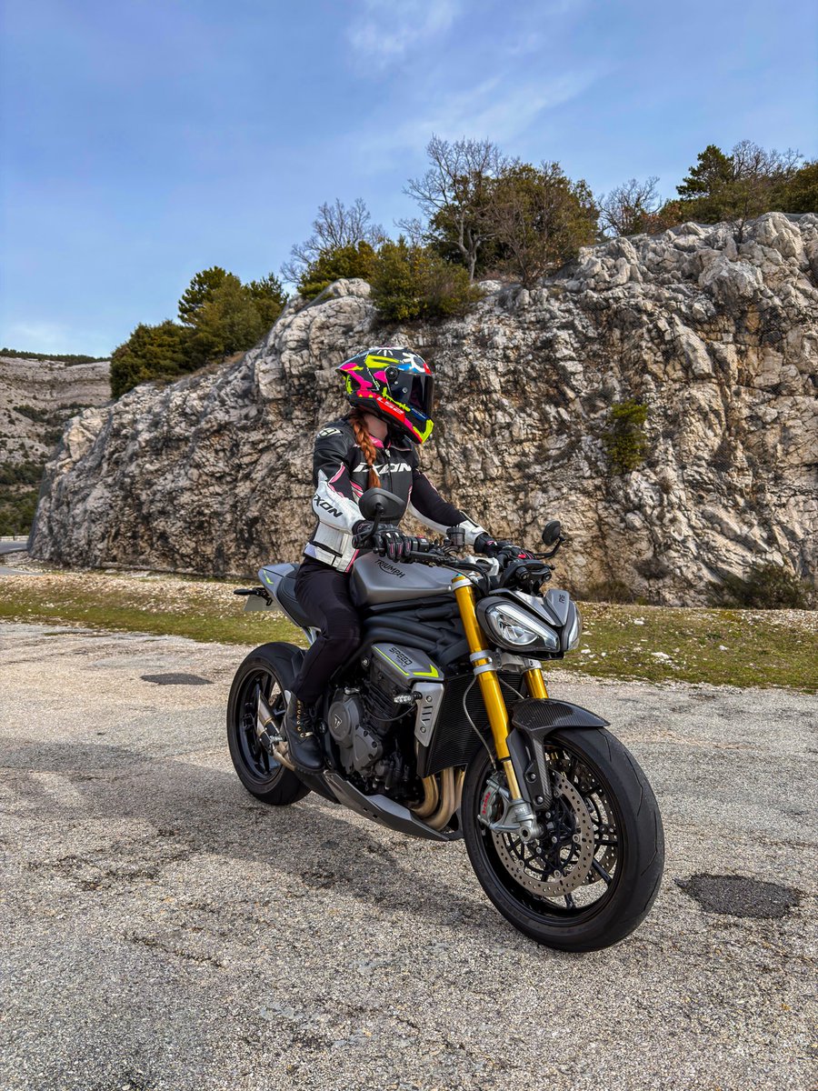 zoé🦥 tweet media