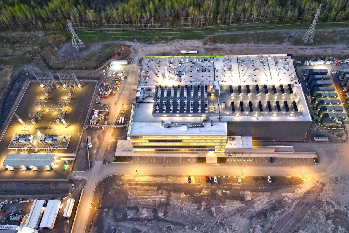 The Logic tweet media