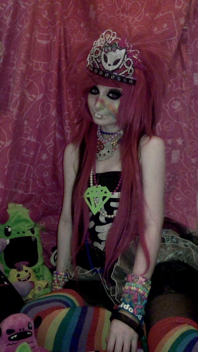 kat ⚢ // 🍀 #sosohappyrevival // tweet media