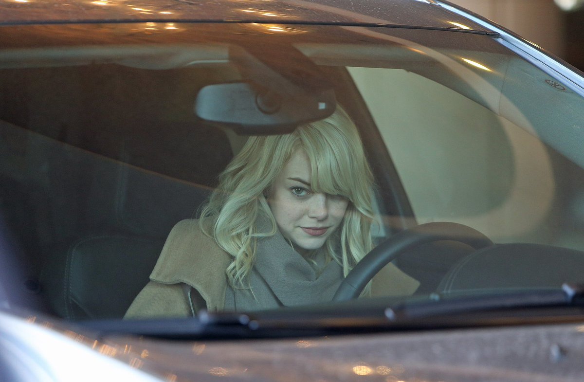 emma stone throwbacks| fan account tweet media