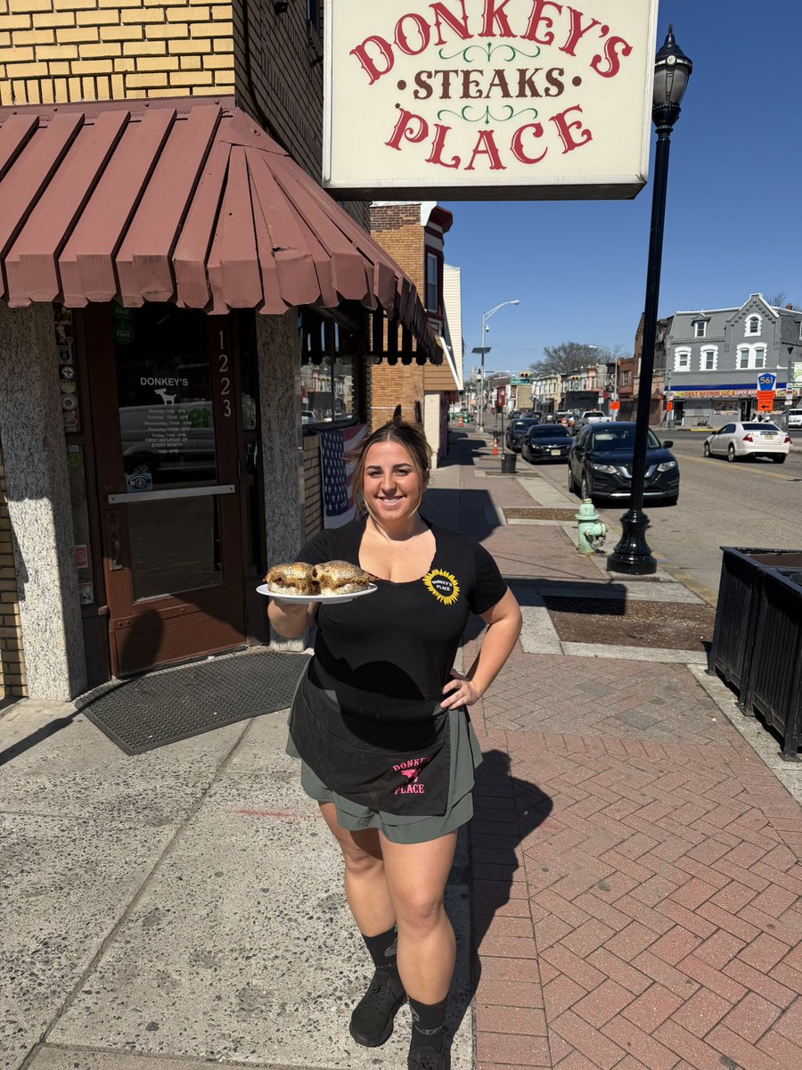 Donkey's Place tweet media