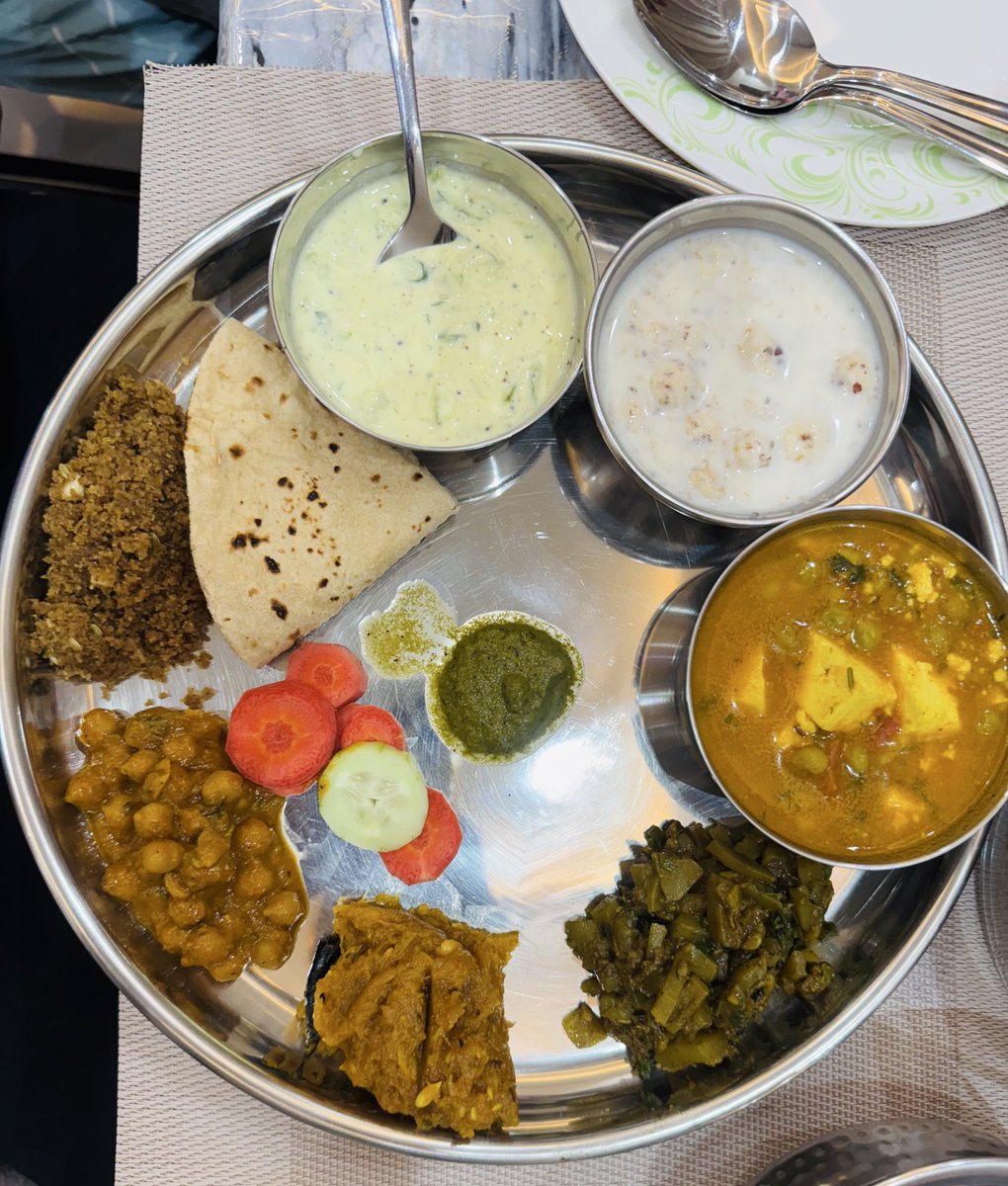 FindingNiche tweet media