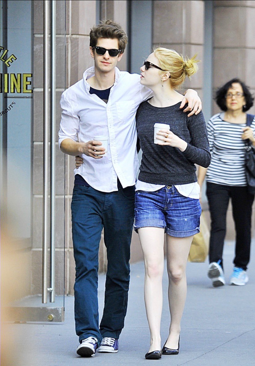 emma stone throwbacks| fan account tweet media