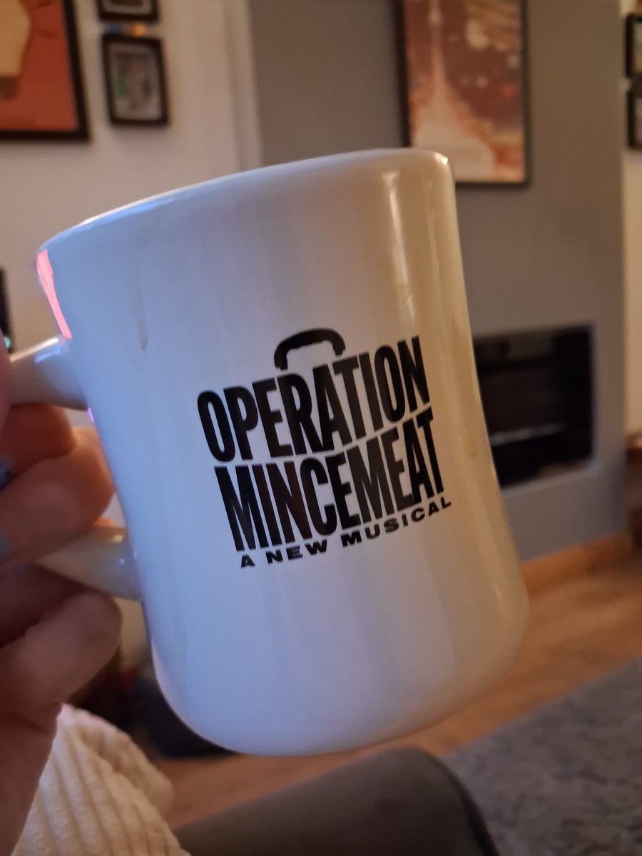 loubt01's tweet photo. You're drinking out of my mug...
@mincemeatlive https://t.co/fPFOKJrUGk