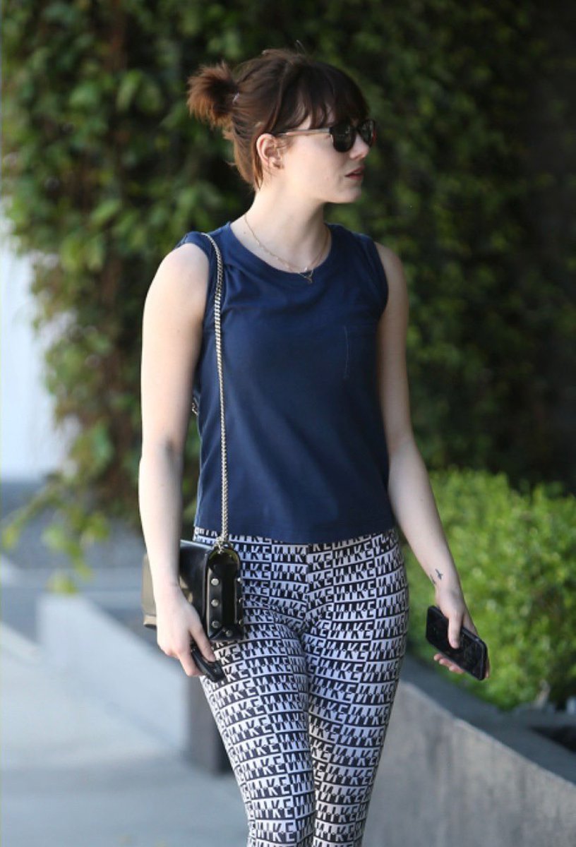 emma stone throwbacks| fan account tweet media