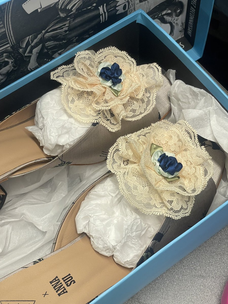 Anna Sui tweet media