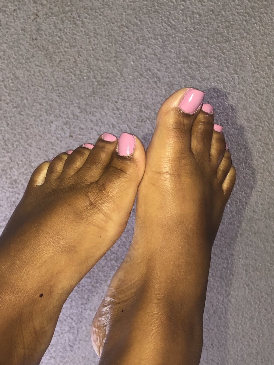 luxe_rose06's tweet photo. If you like cute feet, you’re in the right place 👣💕 Custom requests open (reasonable only) message me 
#feetpic #feedfinder #feettwt #paypig #moneyslave #selling https://t.co/TIR2DiXeXq