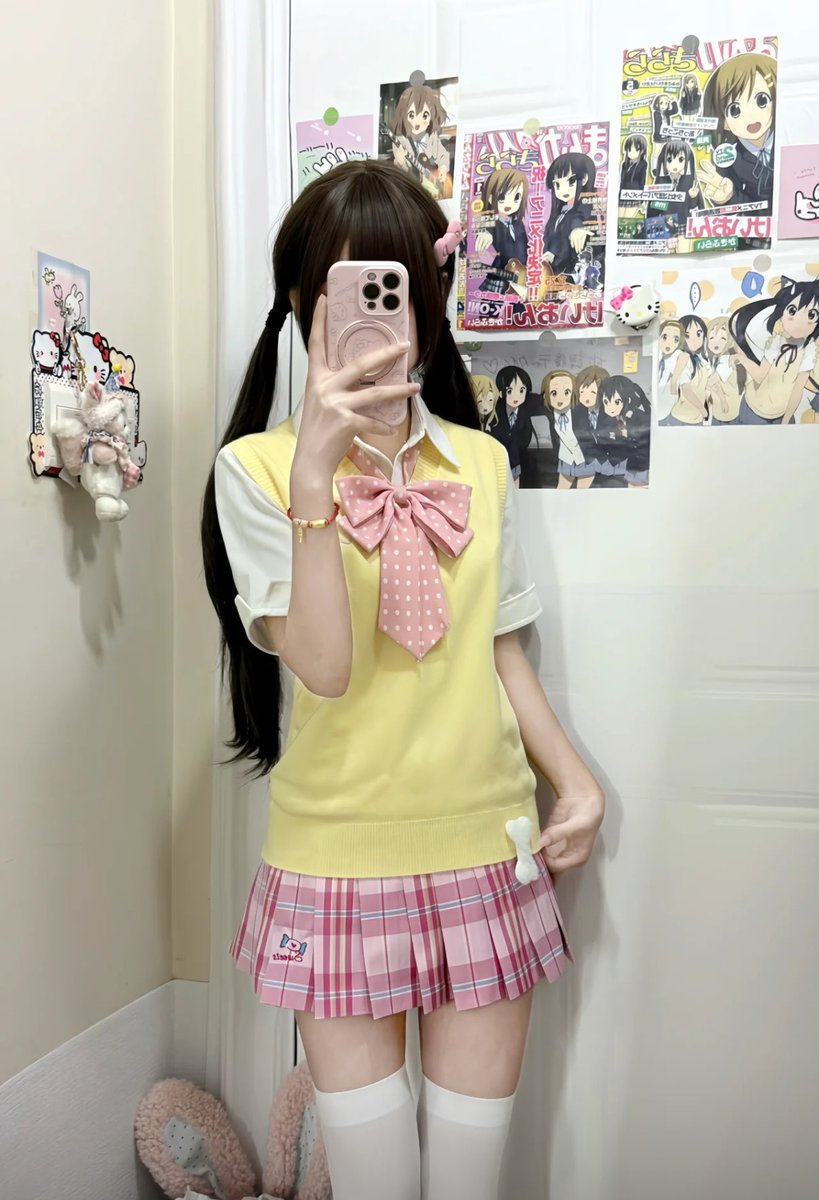 Kayisweird_23's tweet photo. 黄色和粉色 https://t.co/NEUKlYGk1x