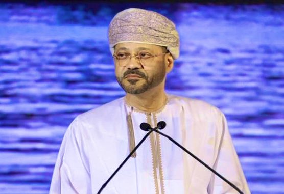 عيسى بن علي المُـــلا-Media tweet media