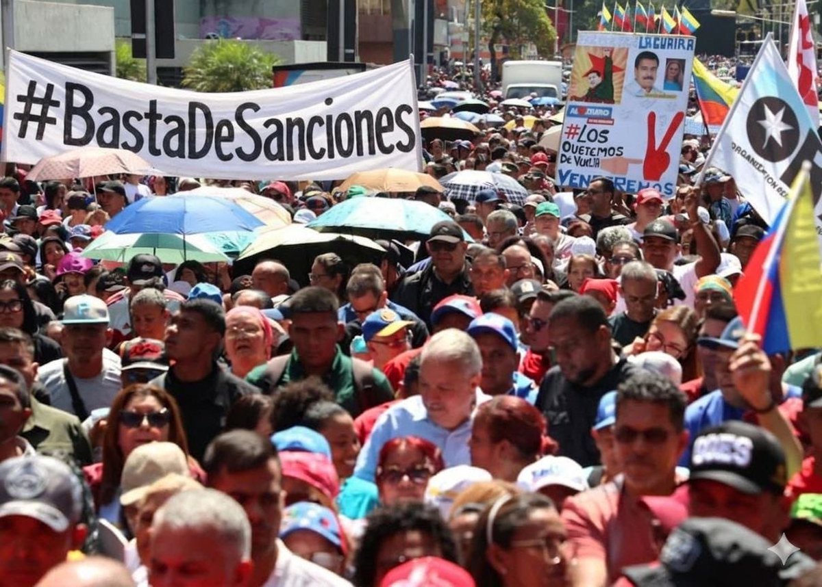 SoyGaby1302's tweet photo. #24Mar || Sayones Lean !! 

El Secretario de Energía dijo que EEUU eliminará todas las sanciones económicas contra Venezuela.... 

Les recuerdo que son las mismas sanciones que los sayones decían que no existían !! 

#BastaDeSanciones https://t.co/xmtlROFbj1