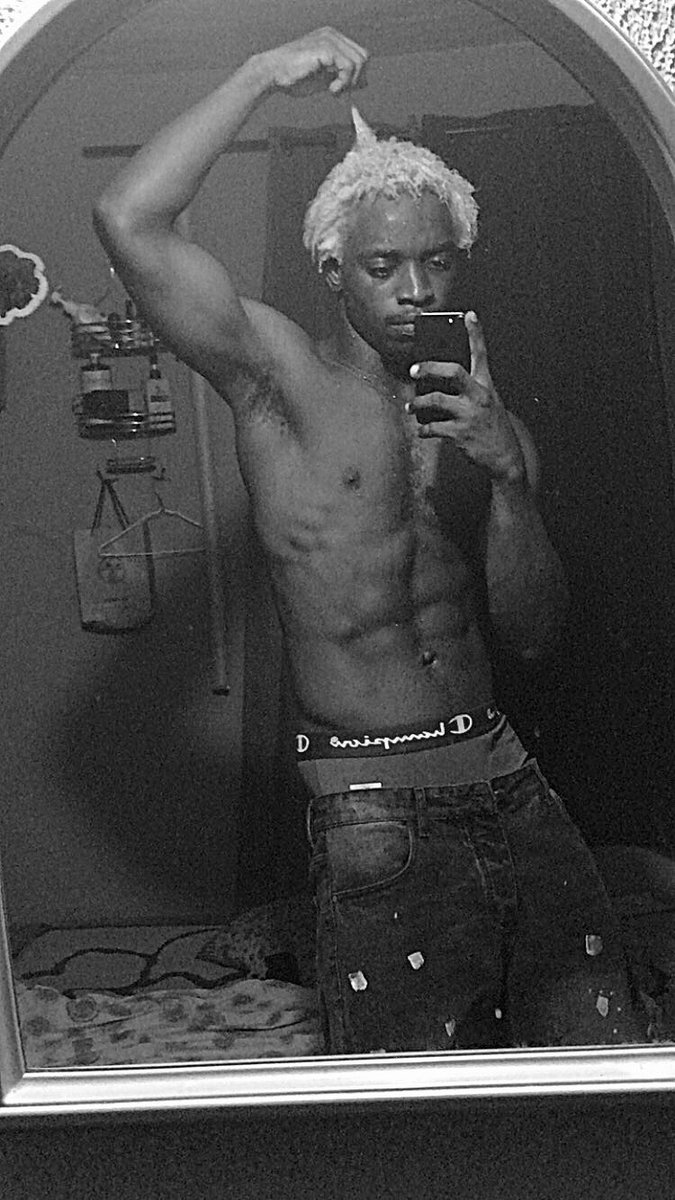 funmissonn's tweet image. School. Work. Tight schedule. No gym.

But i show up anyway.

This chest didn't come from a gym membership, it came from showing up when it wasn't convenient.
Day 9 

#NoGymNoProblem #HomeWorkout #ChestDay #ConsistencyIsKey #WorkWorkout #BusyLife #FitnessJourney #NigerianFitness