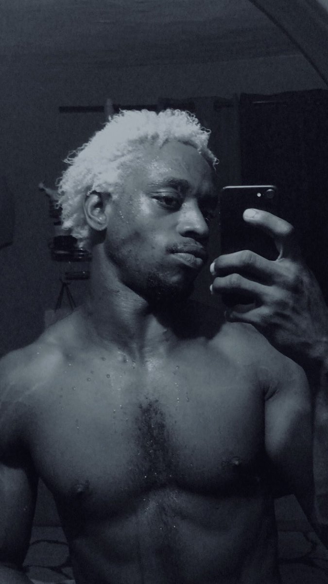 funmissonn's tweet image. School. Work. Tight schedule. No gym.

But i show up anyway.

This chest didn't come from a gym membership, it came from showing up when it wasn't convenient.
Day 9 

#NoGymNoProblem #HomeWorkout #ChestDay #ConsistencyIsKey #WorkWorkout #BusyLife #FitnessJourney #NigerianFitness