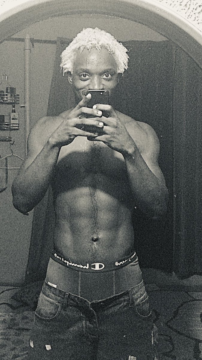 funmissonn's tweet image. School. Work. Tight schedule. No gym.

But i show up anyway.

This chest didn't come from a gym membership, it came from showing up when it wasn't convenient.
Day 9 

#NoGymNoProblem #HomeWorkout #ChestDay #ConsistencyIsKey #WorkWorkout #BusyLife #FitnessJourney #NigerianFitness