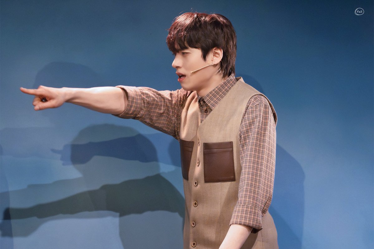 𝐅𝐚𝐥𝐥 tweet media