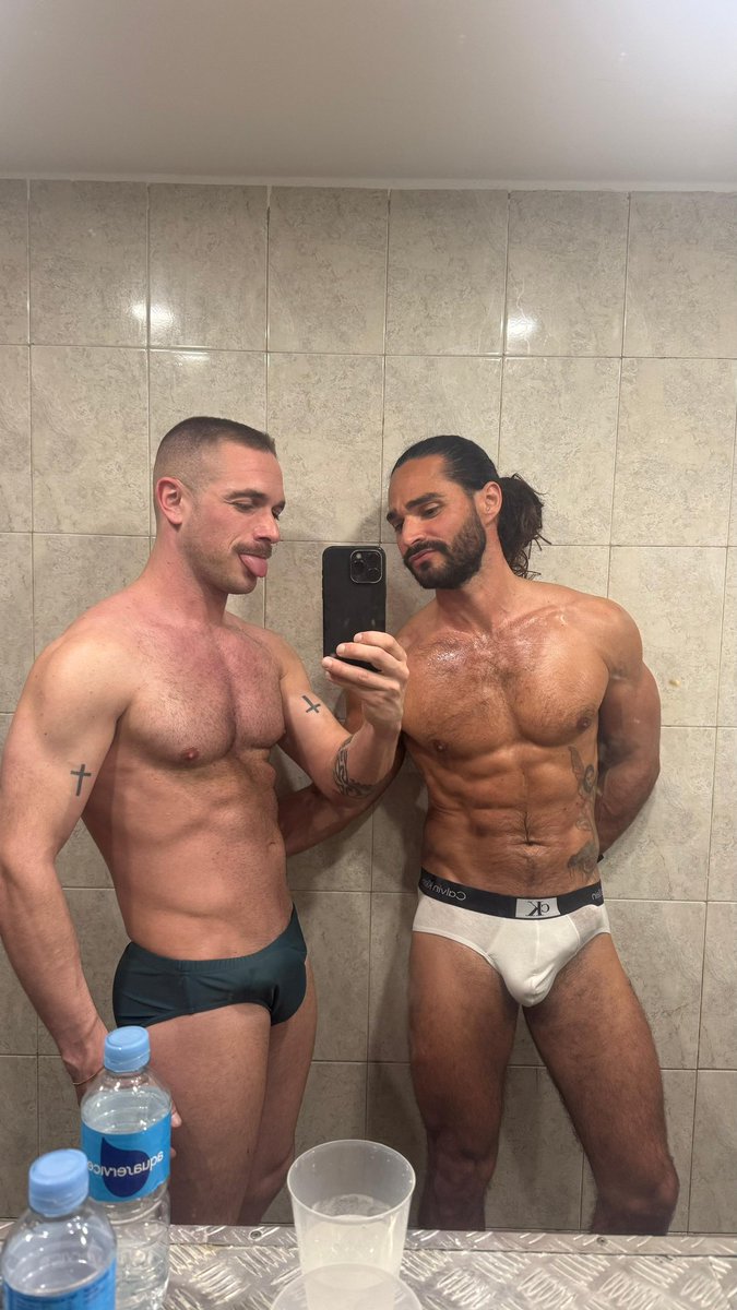 PUROCASTRO tweet media