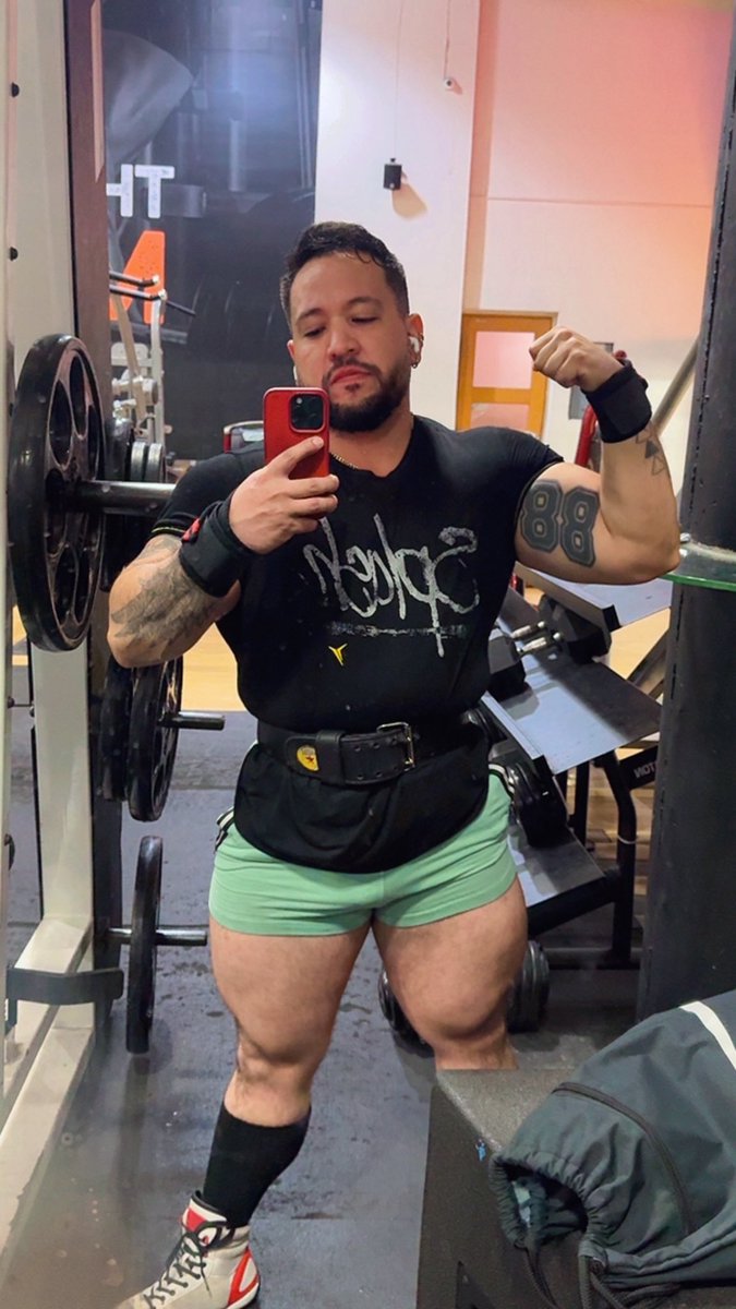 Muscle cow tweet media