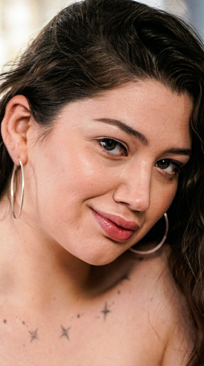 UHQ TWEETS tweet media