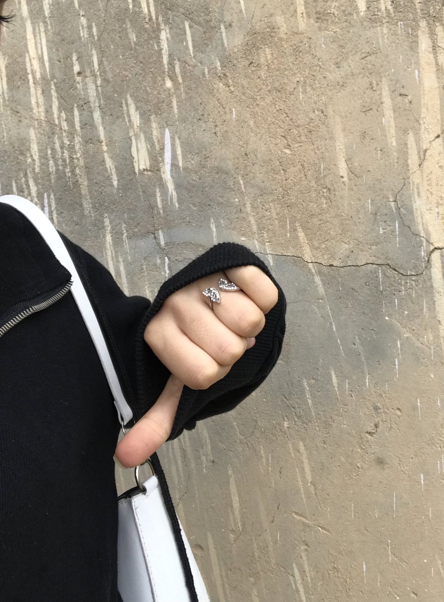 جيكي مع قوطية ديو tweet media