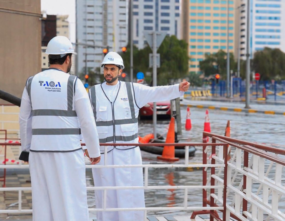ADMediaOffice's tweet photo. .@TAQA_WS continues efforts to respond to heavy rainfall and adverse weather. Specialist teams are working efficiently to provide support in coordination with relevant authorities, ensuring continuity of services and the safety of the community and the environment. https://t.co/7tQkyKIfh7