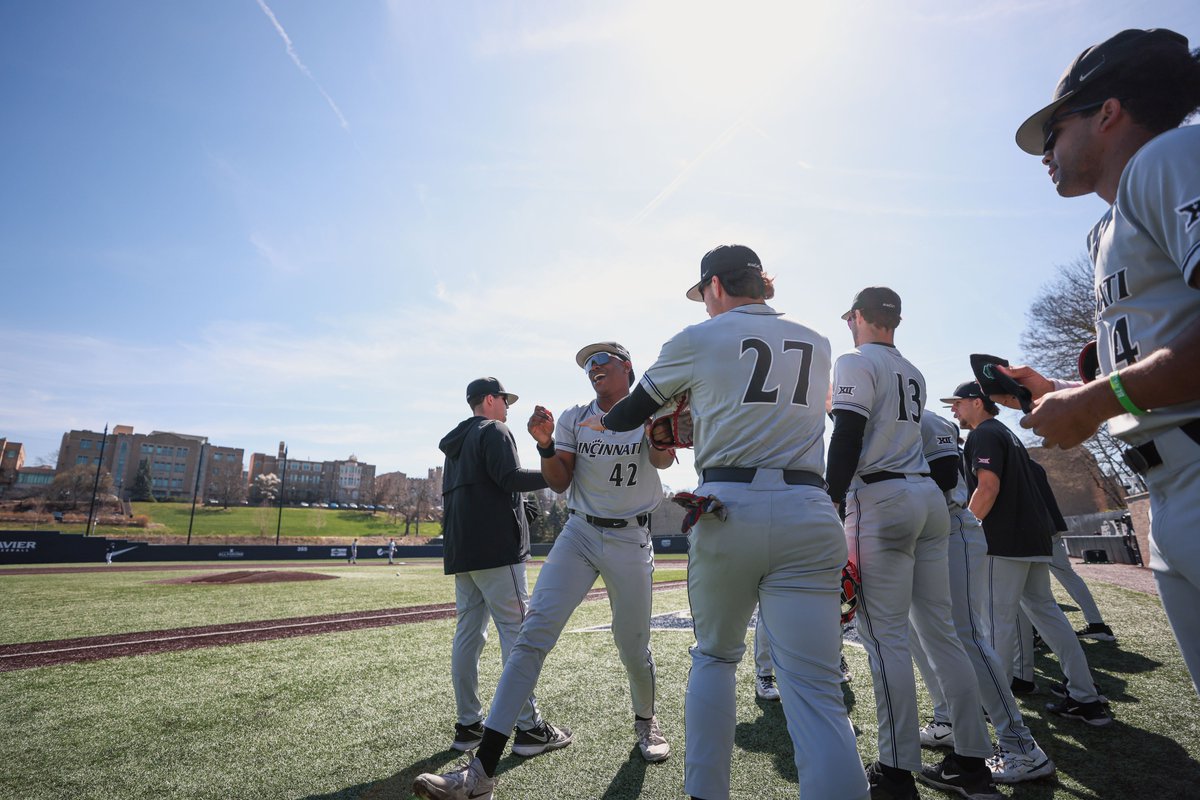 GoBearcatsBASE's tweet image. Let's play ball! 

#Bearcats | #TenGames