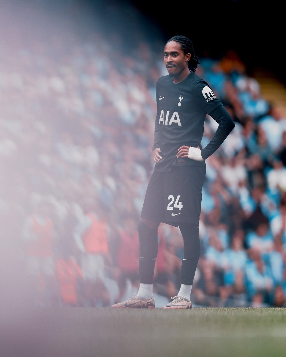 Je repense au Tottenham du début de saison.

Les débuts de Thomas Frank, de Mohammed Kudus et de Joâo Palhinha, victoire à l’Etihad, maillot noir… j’y croyais.