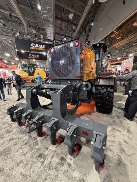Equipment_World's tweet image. Case Construction Equipment made a big move at #ConExpo 2026, jumping back into the large motor grader game. ow.ly/4Ify50Yyj6S