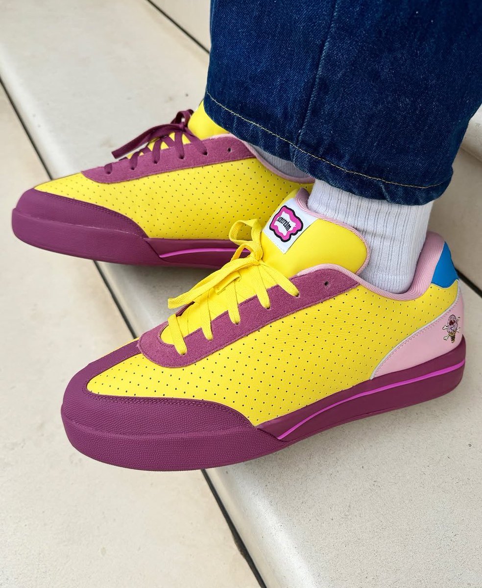 Ovrnundr's tweet image. Unreleased Reebok ICECREAM Board Flip “Banana Split” 🍌🍦🛹 

Only 40 PAIRS of these were made as a promo run ahead of ComplexCon and the Don Toliver preorder version that dropped in November

The difference is this pair features the classic Ice Cream' branding on the tongue tag,