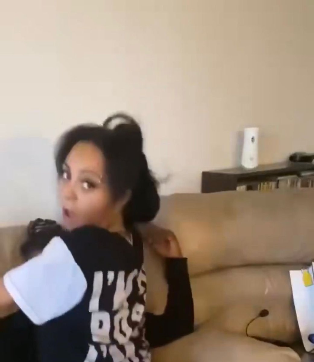 𝐌𝐞𝐥𝐨𝐧𝐬 tweet media