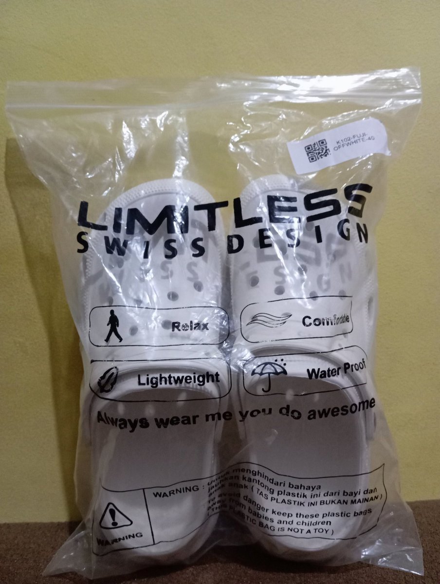 zhifaly's tweet photo. wts limitless slip on fuji
masih baru banget blm pernah dipakai keluar karena kegedean. size 40 warna off white. bisa oren ya
💸35 rb 
dm ke ig @/sheszhily https://t.co/40PGvPEVT7