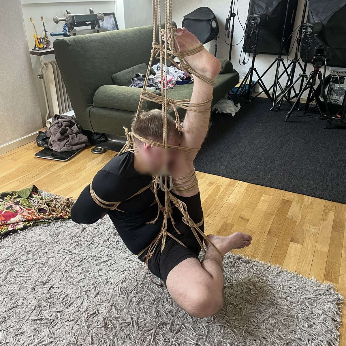 Tru3bondage tweet media