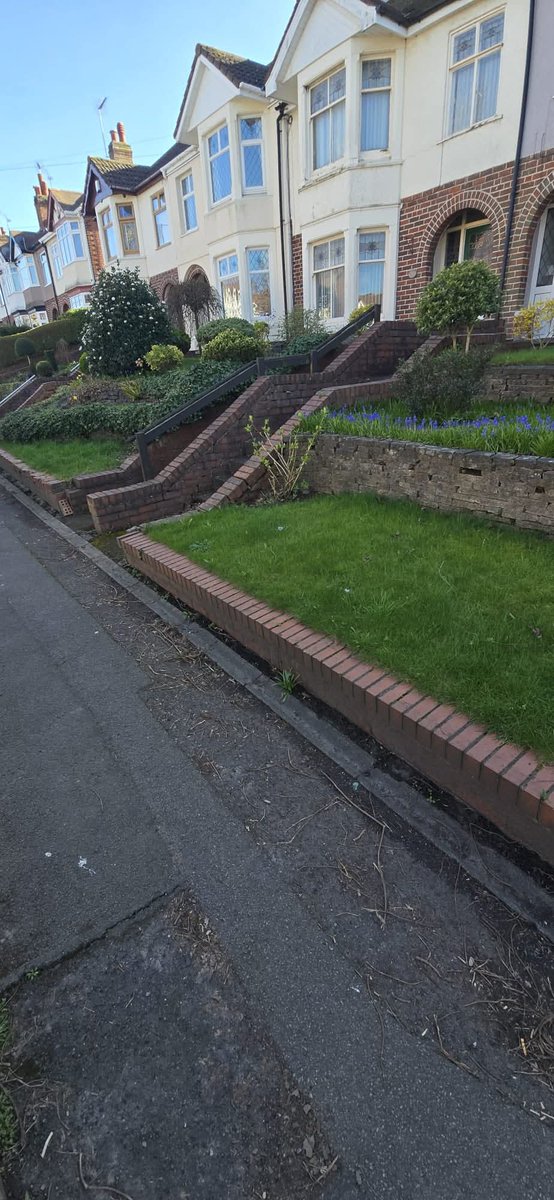 LindyBeee's tweet photo. @Shitlawns Utter vandalism in Coventry https://t.co/pzCjY7tbXf
