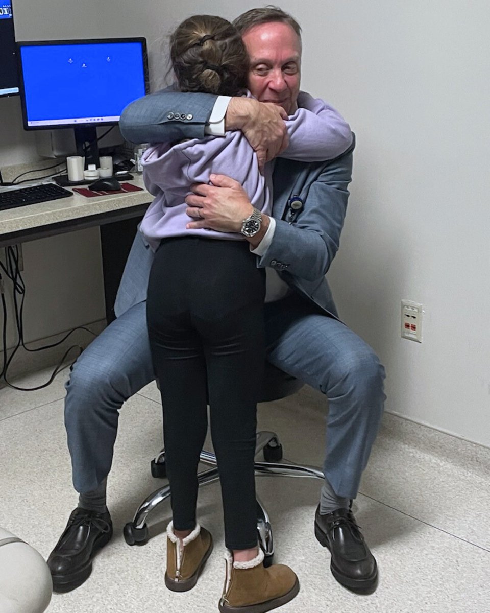 davidsfeldmanmd's tweet photo. 𝐌𝐞𝐞𝐭 𝐄𝐥𝐞𝐚𝐧𝐨𝐫. She lives with Arthrogryposis and developed both scoliosis and kyphosis. For the past four years, Eleanor has been growing with the help of MAGEC rods, a magnetic growing rod system designed to guide the spine as a child grows. https://t.co/e3QEgUWDVa