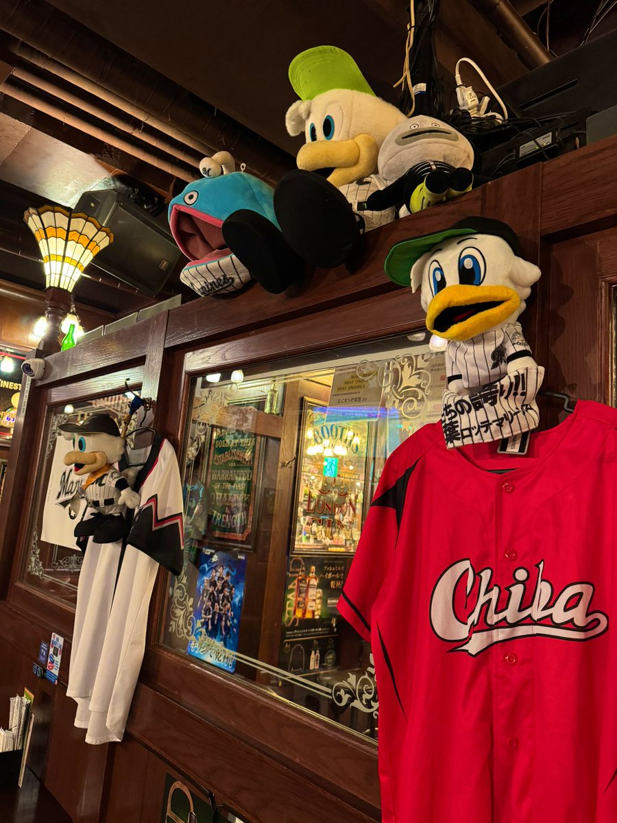 HUBoperacity's tweet photo. ⚾️千葉ロッテマリーンズ⚾️
ホーム開幕3戦放映！
3月27日(金) 18:30 
3月28日(土) 14:00
3月29日(日) 14:00
　千葉ロッテマリーンズ
　　　　　vs  埼玉西武ライオンズ
千葉ロッテマリーンズ応援店舗である
HUB東京オペラシティ店で
一緒に盛り上がりましょう！

#chibalotte
#HUB東京オペラシティ店 https://t.co/8vHC0mK4x2