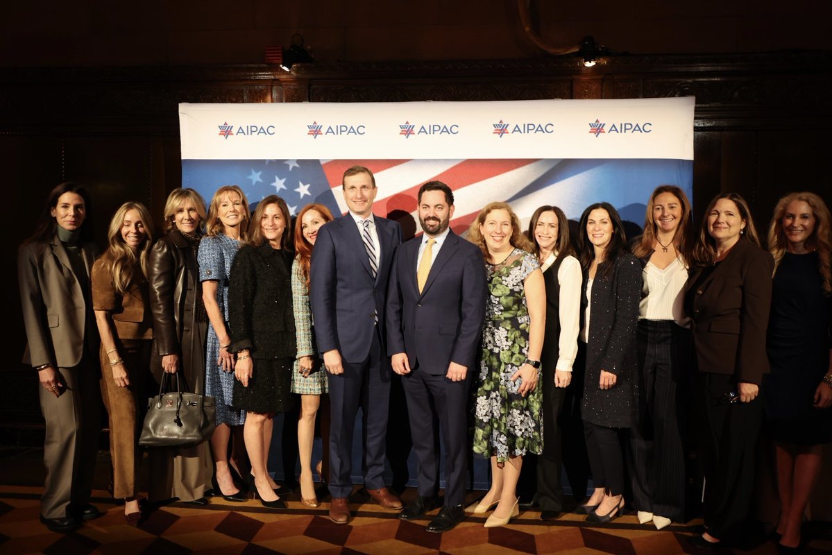 Tim Hunter tweet media