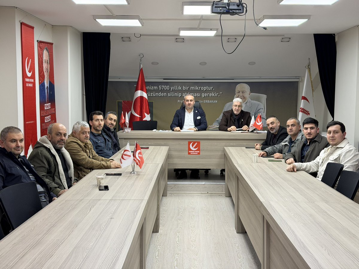 Haftalık yönetim kurulu toplantımızı gerçekleştirdik.

Teşkilat çalışmalarımızı değerlendirdiğimiz, istişare ve kardeşlik iklimini pekiştirdiğimiz verimli bir toplantı oldu. İnandığımız dava uğrunda azim ve kararlılıkla çalışmaya devam ediyoruz.

Rabbim birlik ve beraberliğimizi